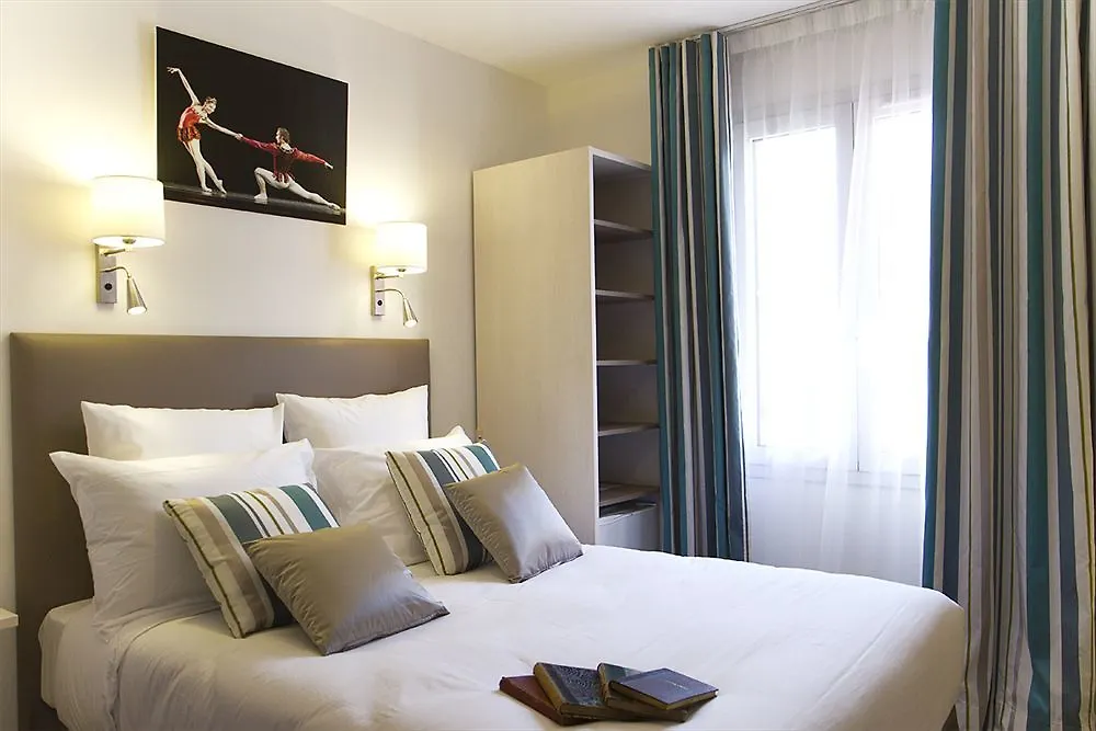 Hotel Casabella Cannes Mouans Sartoux 3*, Mouans-Sartoux