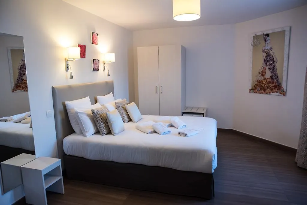 Hotel Casabella Mouans-Sartoux 3*,